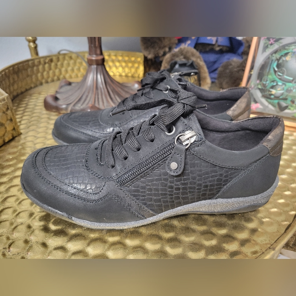 Spring Step - Black Textured Women's Shoes